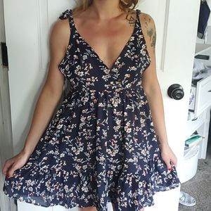 Floral dress. Size medium